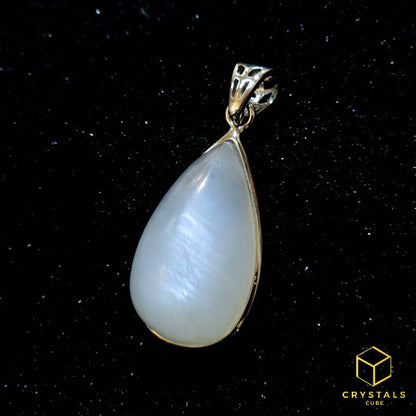 Rainbow Moonstone Pendant