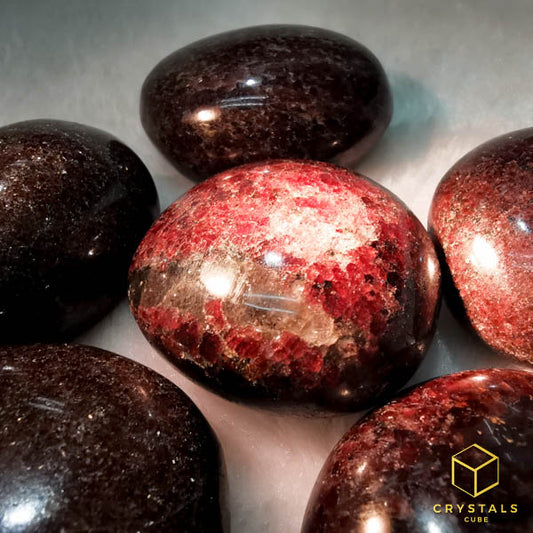 Red Garnet Mini Palm Stone